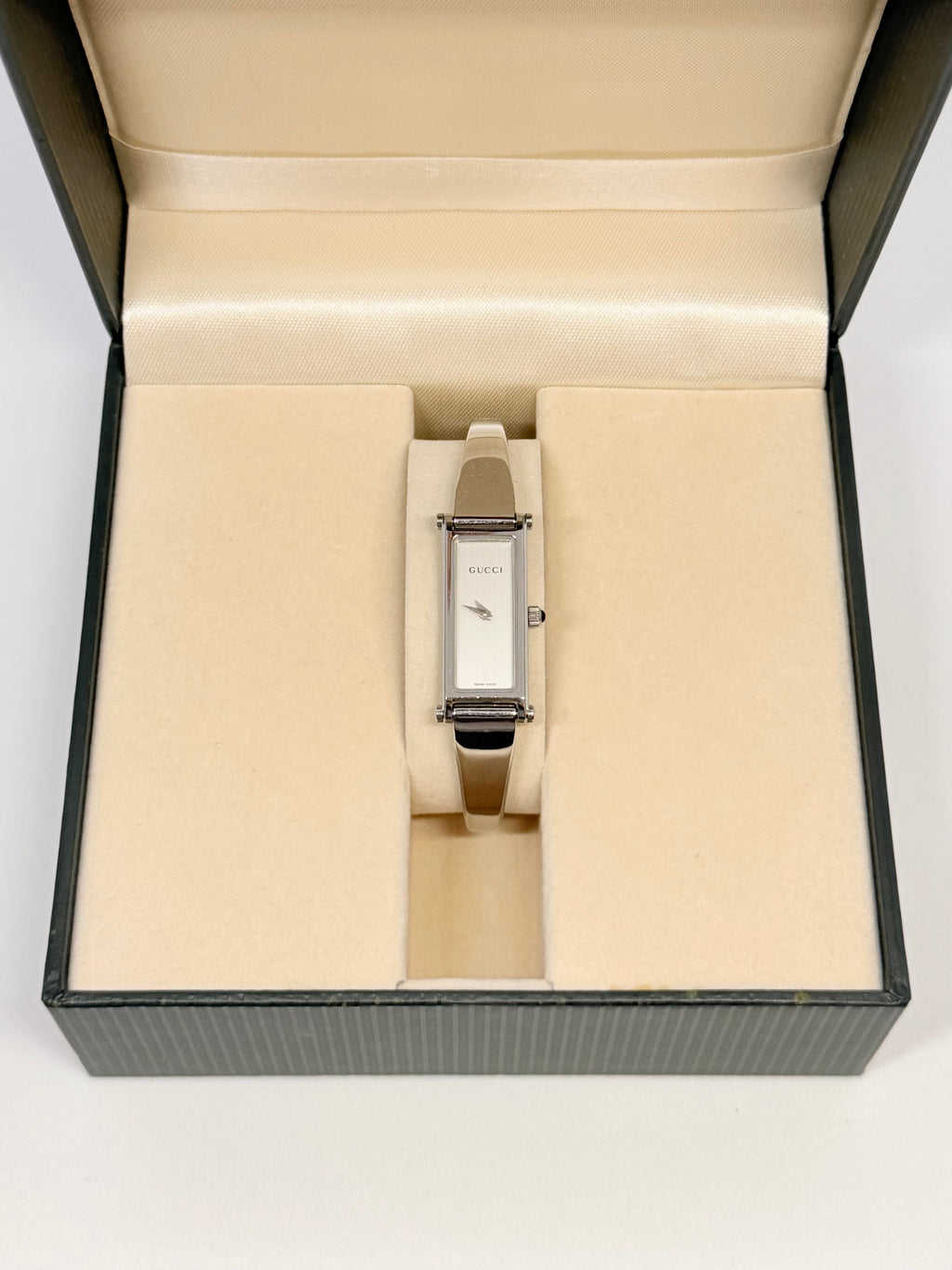 Vintage Gucci 1500L Silver Bangle Watch w/ Box