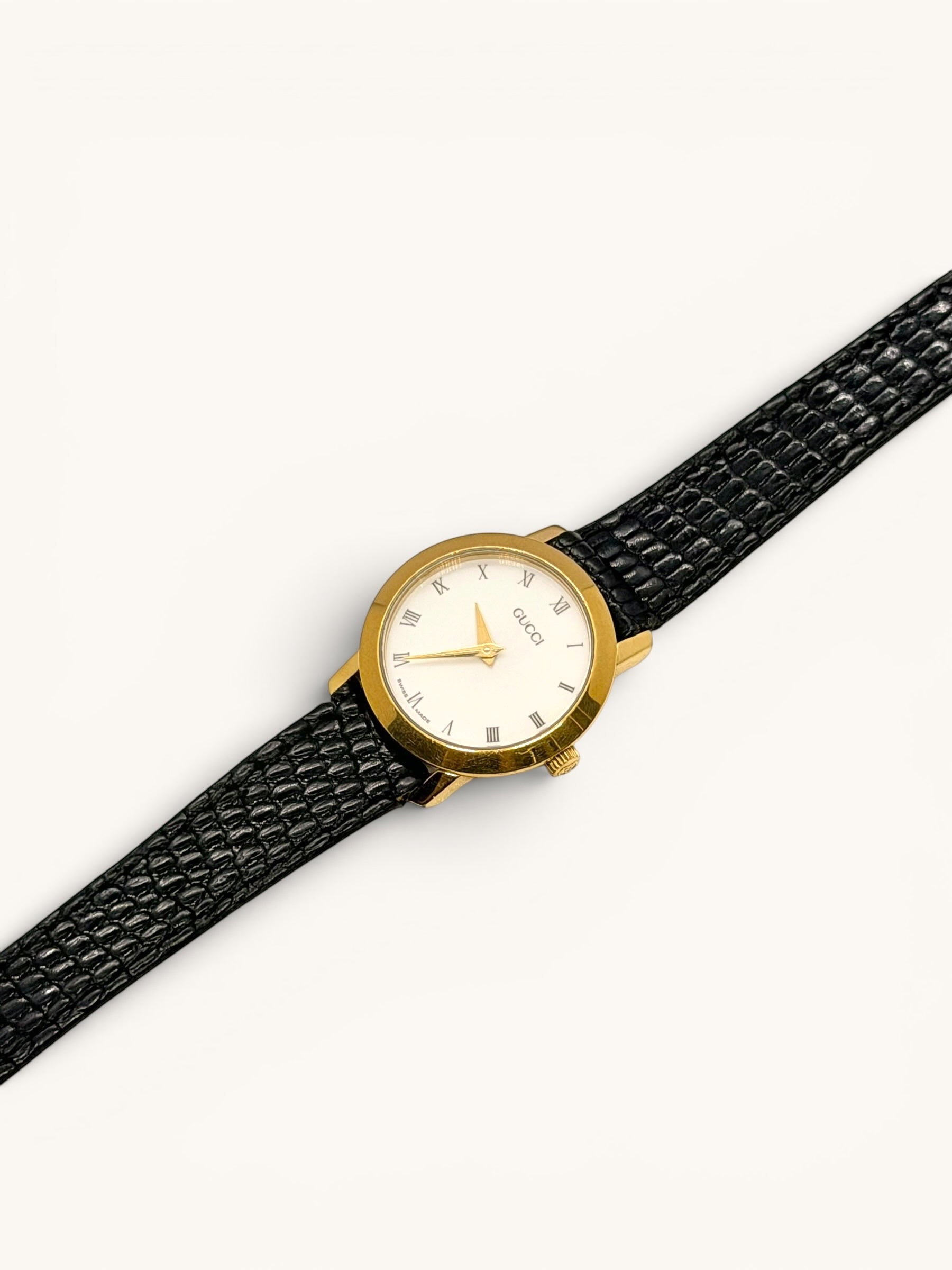 Vintage Gucci 2200L Roman Numerals Watch