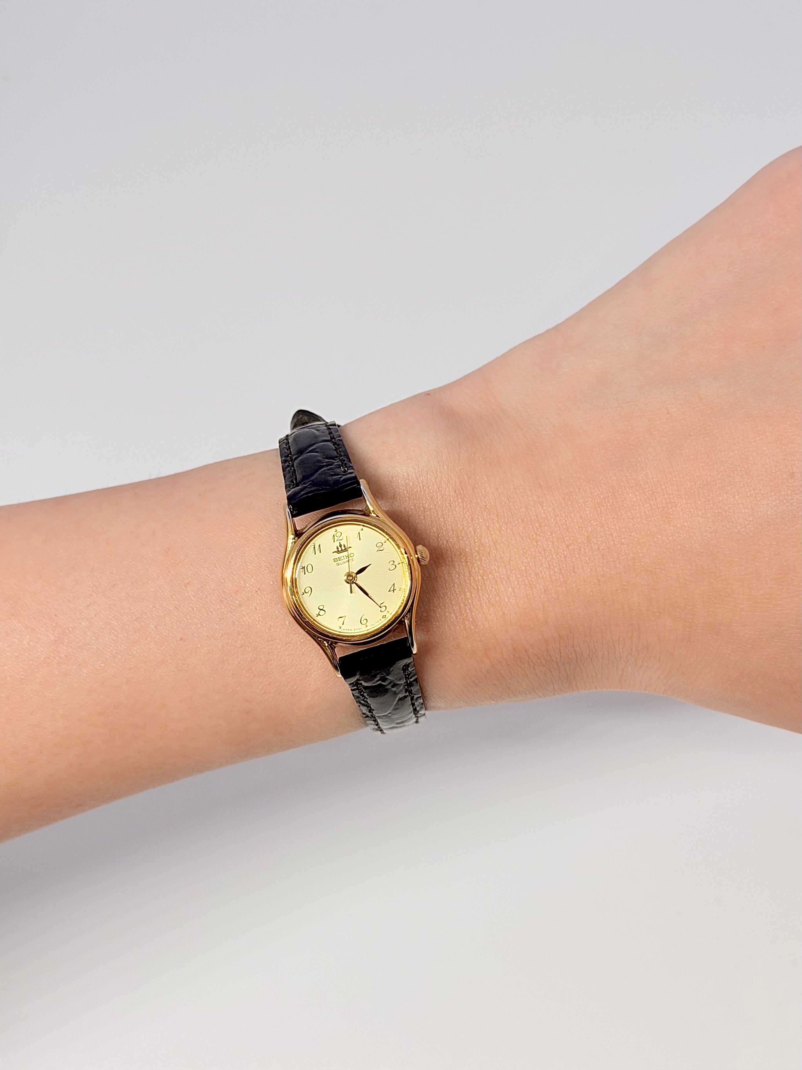 Vintage Seiko Galaxy Dainty Gold Watch