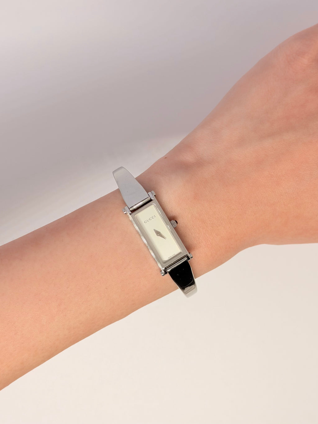 Vintage Gucci 1500L Silver Bangle Watch w/ Box